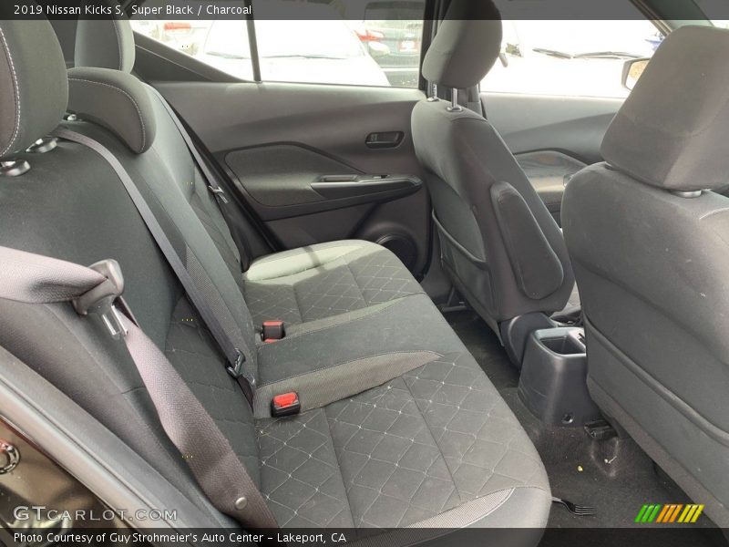 Super Black / Charcoal 2019 Nissan Kicks S