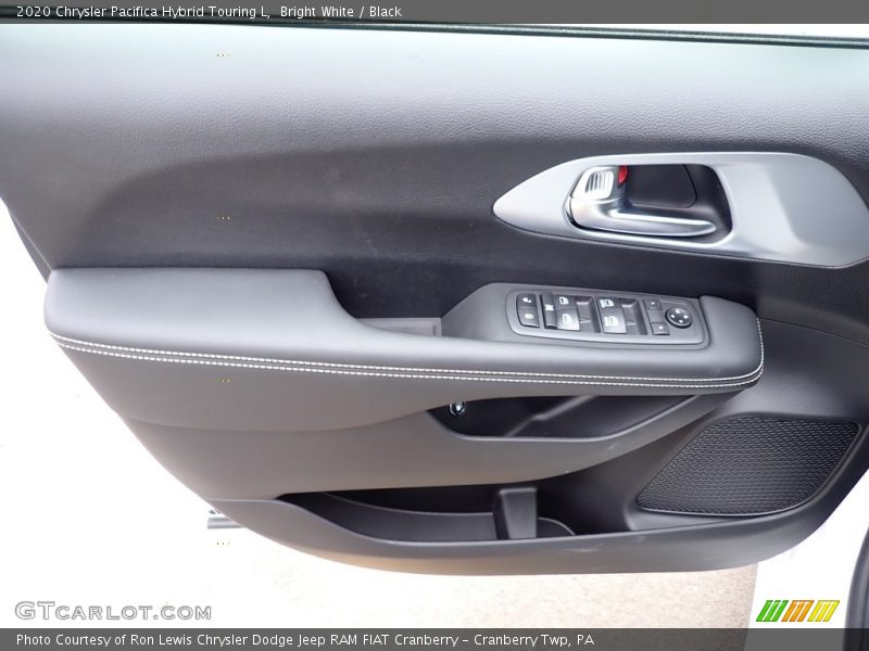 Door Panel of 2020 Pacifica Hybrid Touring L