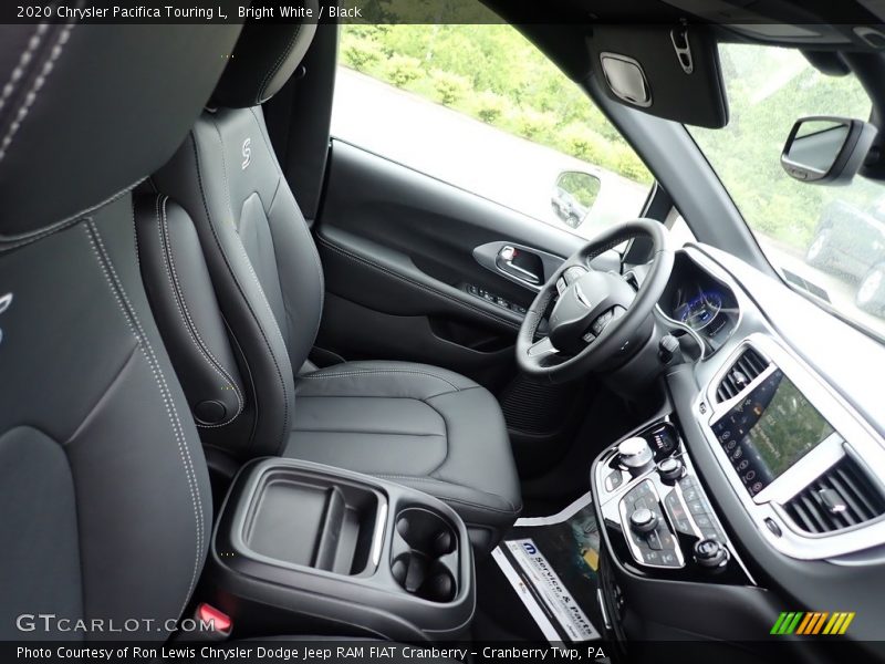Bright White / Black 2020 Chrysler Pacifica Touring L