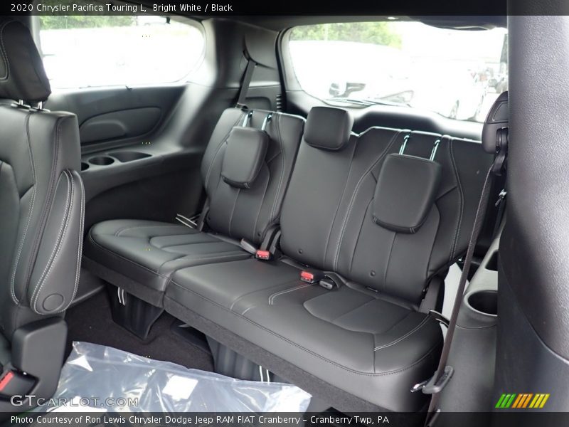 Bright White / Black 2020 Chrysler Pacifica Touring L