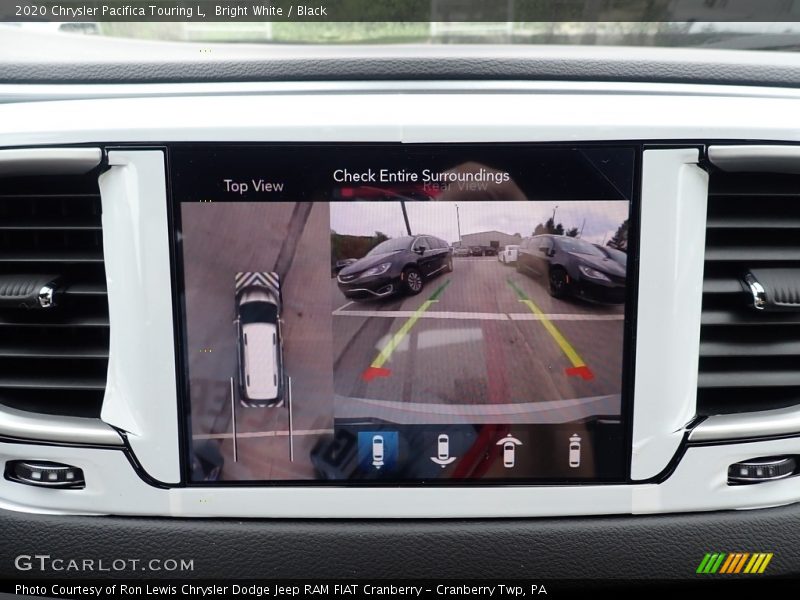 Bright White / Black 2020 Chrysler Pacifica Touring L