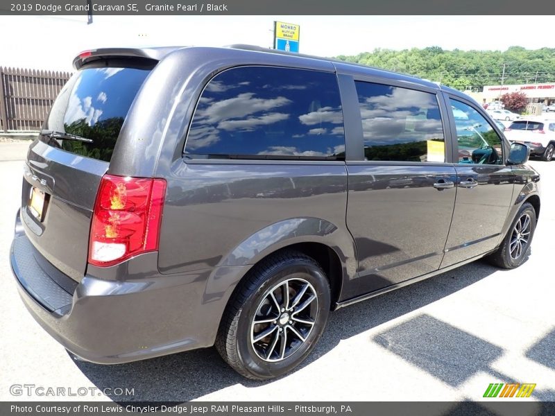 Granite Pearl / Black 2019 Dodge Grand Caravan SE