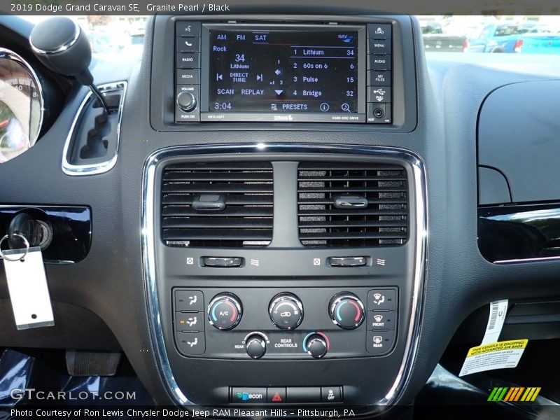 Granite Pearl / Black 2019 Dodge Grand Caravan SE