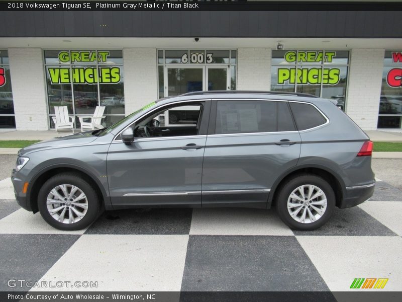 Platinum Gray Metallic / Titan Black 2018 Volkswagen Tiguan SE