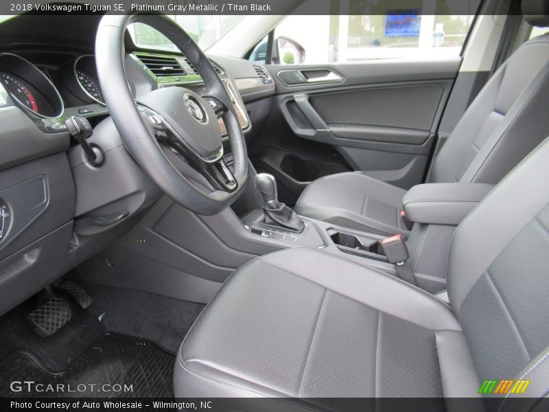 Platinum Gray Metallic / Titan Black 2018 Volkswagen Tiguan SE