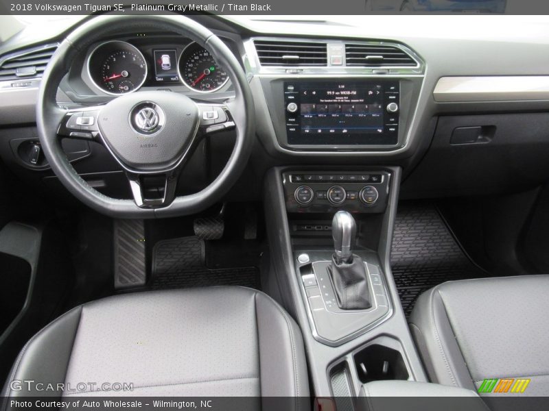 Platinum Gray Metallic / Titan Black 2018 Volkswagen Tiguan SE