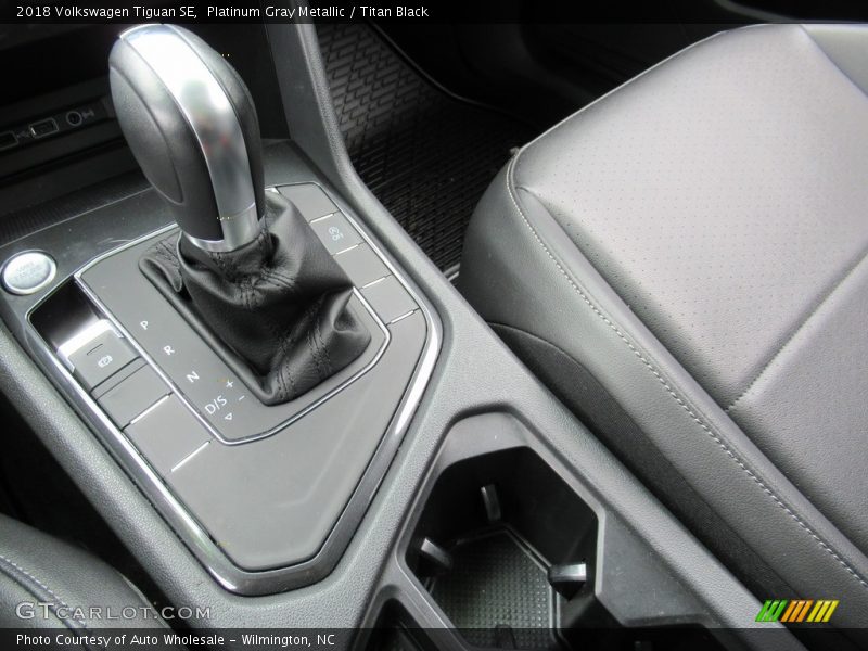 Platinum Gray Metallic / Titan Black 2018 Volkswagen Tiguan SE