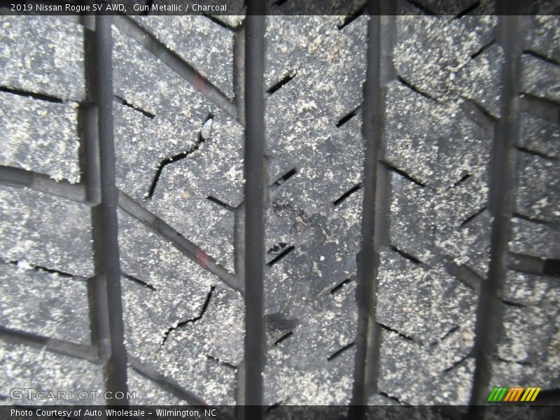 Gun Metallic / Charcoal 2019 Nissan Rogue SV AWD