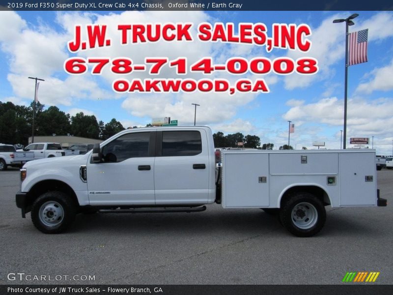 Oxford White / Earth Gray 2019 Ford F350 Super Duty XL Crew Cab 4x4 Chassis
