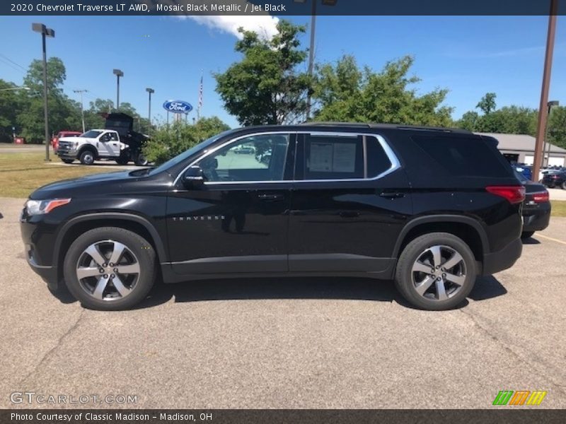 Mosaic Black Metallic / Jet Black 2020 Chevrolet Traverse LT AWD