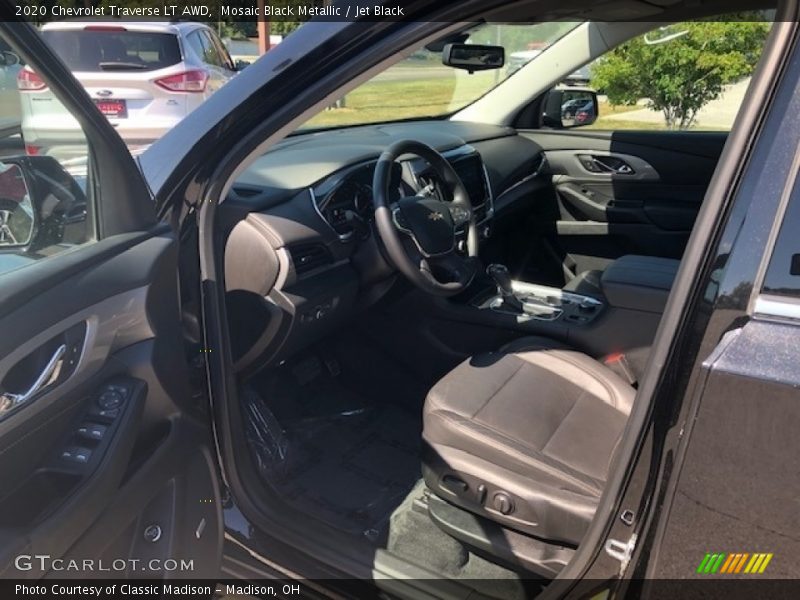 Mosaic Black Metallic / Jet Black 2020 Chevrolet Traverse LT AWD