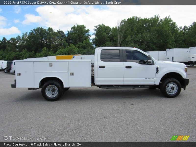 Oxford White / Earth Gray 2019 Ford F350 Super Duty XL Crew Cab 4x4 Chassis