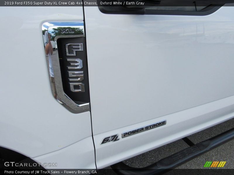 Oxford White / Earth Gray 2019 Ford F350 Super Duty XL Crew Cab 4x4 Chassis