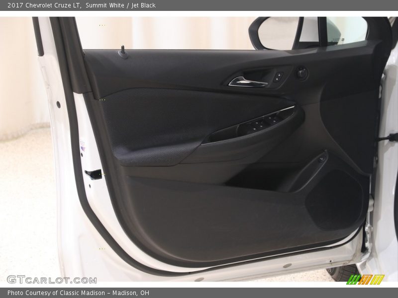 Summit White / Jet Black 2017 Chevrolet Cruze LT