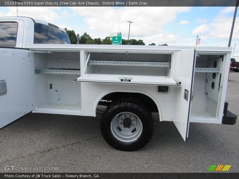 Oxford White / Earth Gray 2019 Ford F350 Super Duty XL Crew Cab 4x4 Chassis