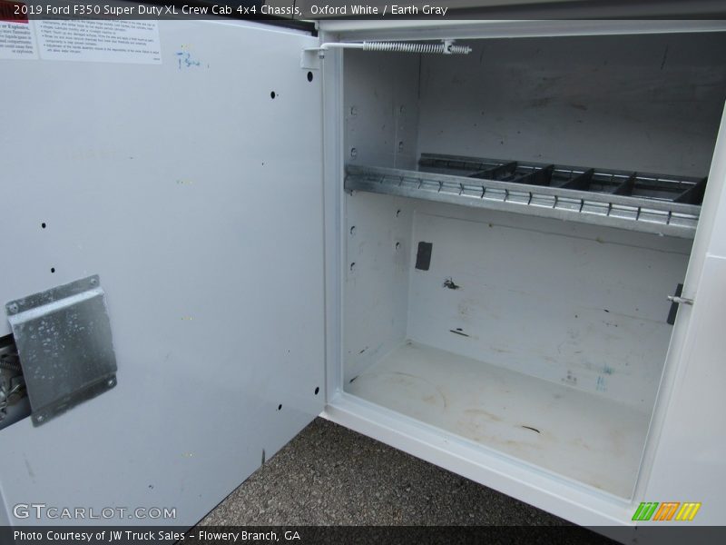 Oxford White / Earth Gray 2019 Ford F350 Super Duty XL Crew Cab 4x4 Chassis