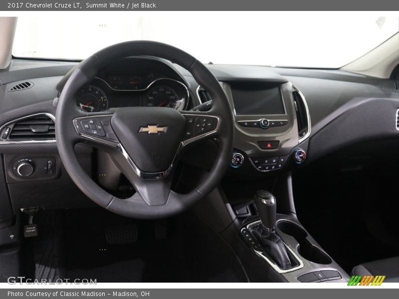 Summit White / Jet Black 2017 Chevrolet Cruze LT