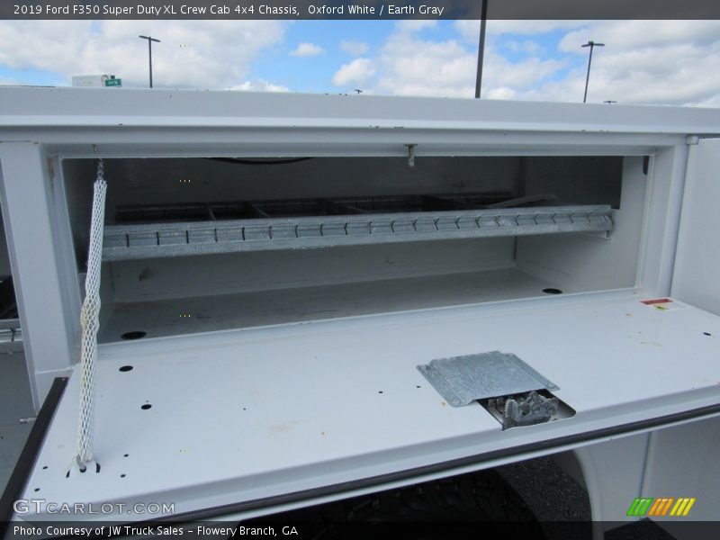 Oxford White / Earth Gray 2019 Ford F350 Super Duty XL Crew Cab 4x4 Chassis