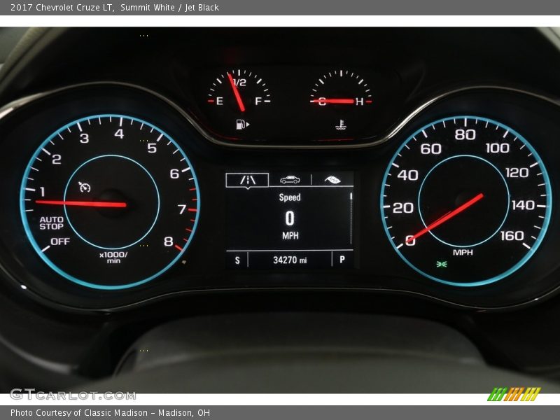 Summit White / Jet Black 2017 Chevrolet Cruze LT