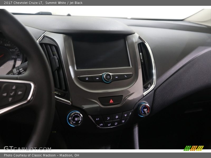 Summit White / Jet Black 2017 Chevrolet Cruze LT