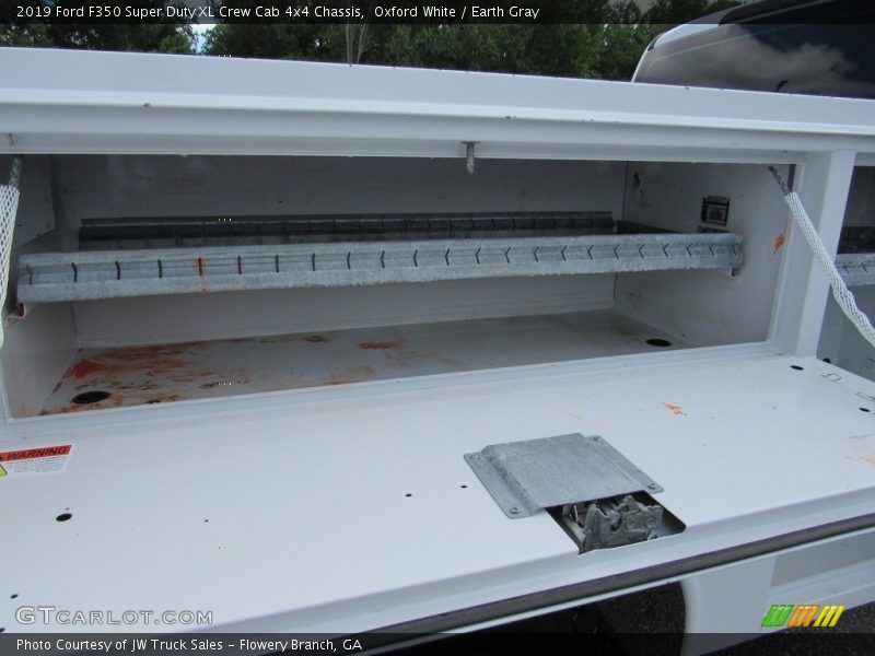 Oxford White / Earth Gray 2019 Ford F350 Super Duty XL Crew Cab 4x4 Chassis