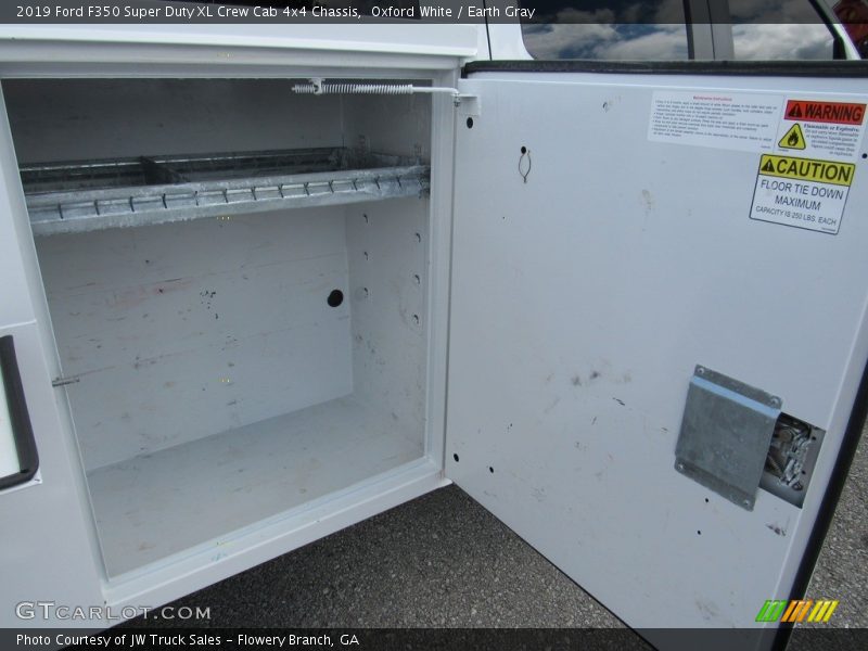Oxford White / Earth Gray 2019 Ford F350 Super Duty XL Crew Cab 4x4 Chassis