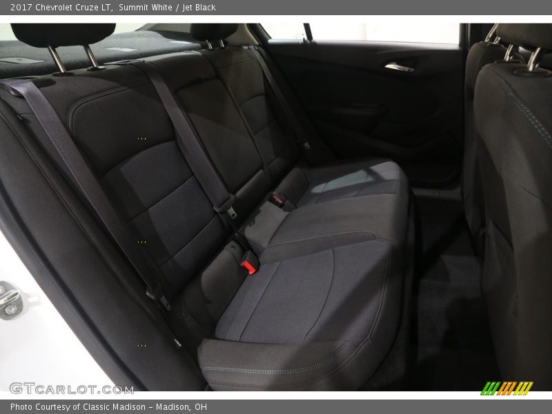 Summit White / Jet Black 2017 Chevrolet Cruze LT