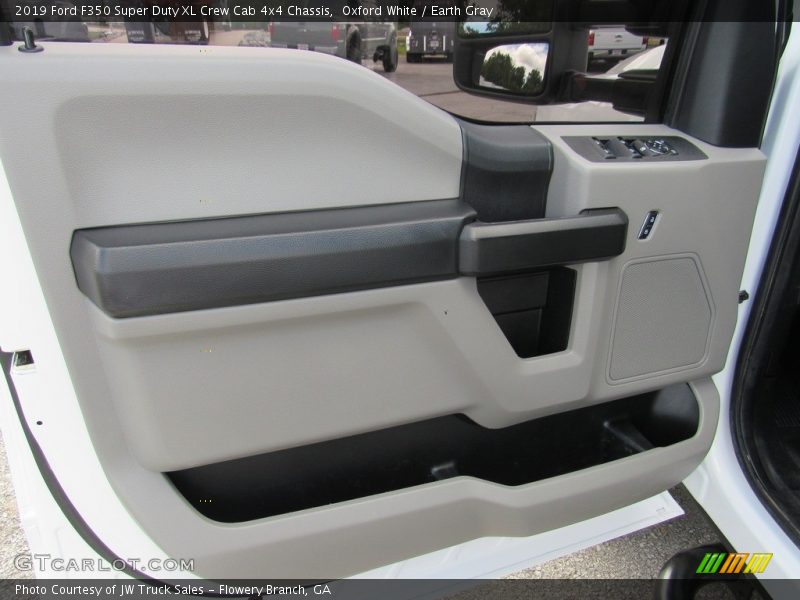 Oxford White / Earth Gray 2019 Ford F350 Super Duty XL Crew Cab 4x4 Chassis