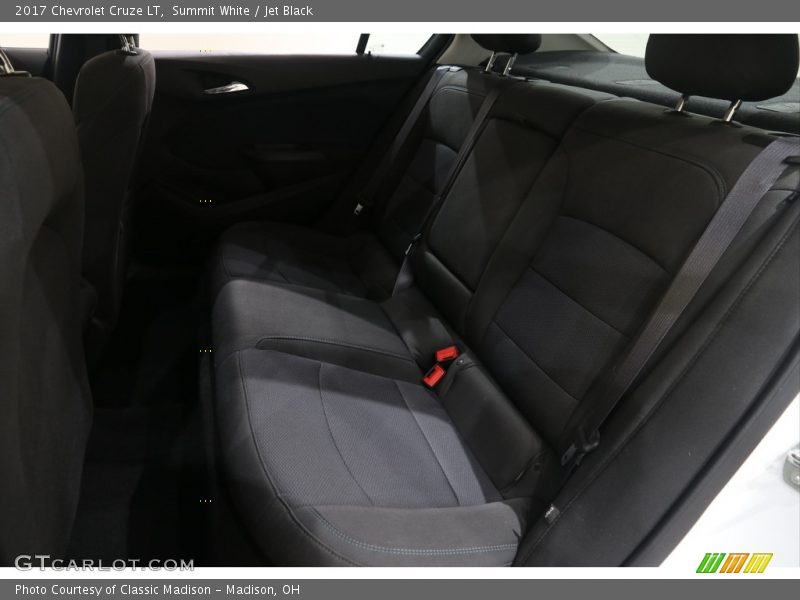 Summit White / Jet Black 2017 Chevrolet Cruze LT