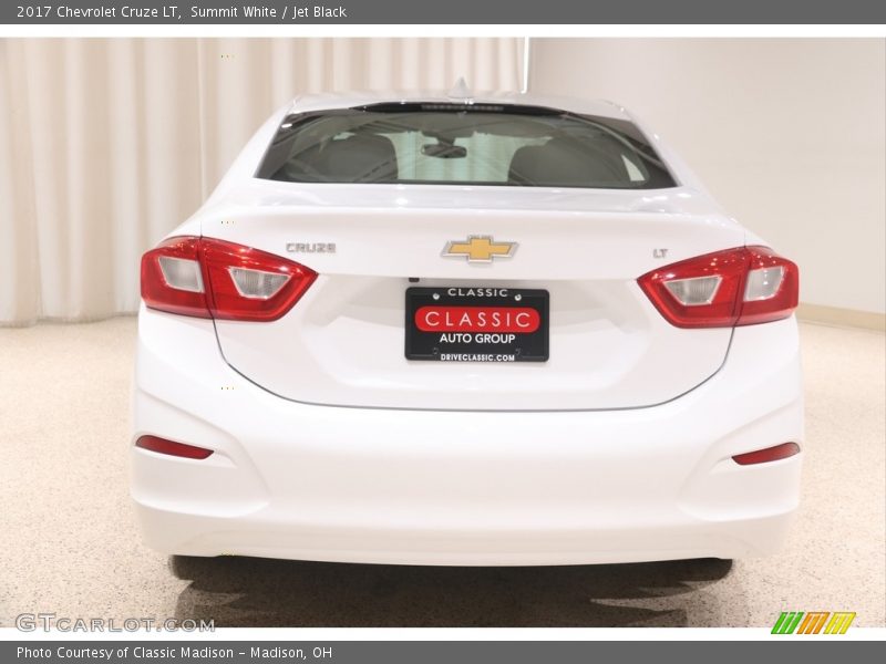 Summit White / Jet Black 2017 Chevrolet Cruze LT