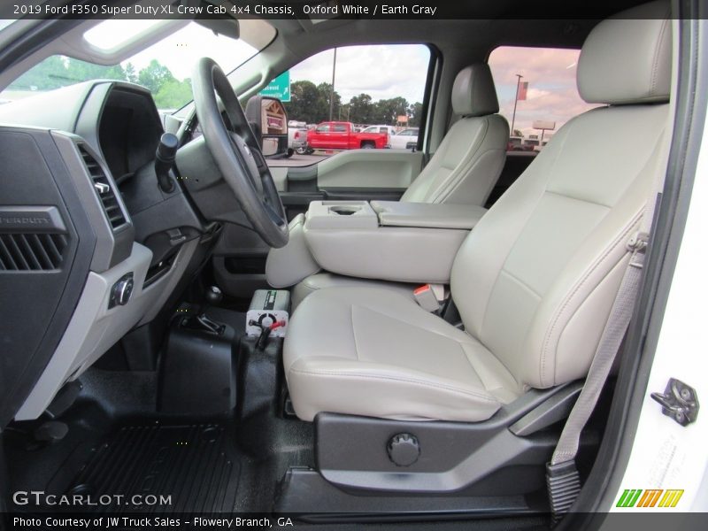 Oxford White / Earth Gray 2019 Ford F350 Super Duty XL Crew Cab 4x4 Chassis