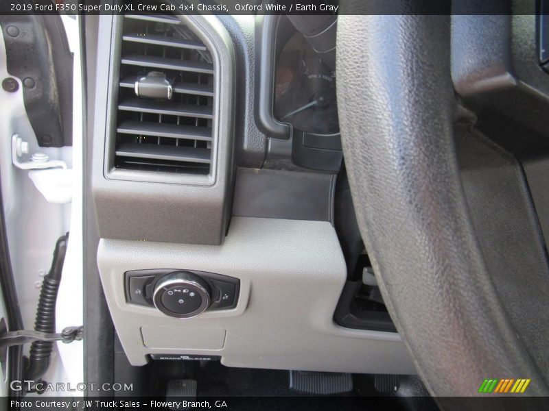 Oxford White / Earth Gray 2019 Ford F350 Super Duty XL Crew Cab 4x4 Chassis