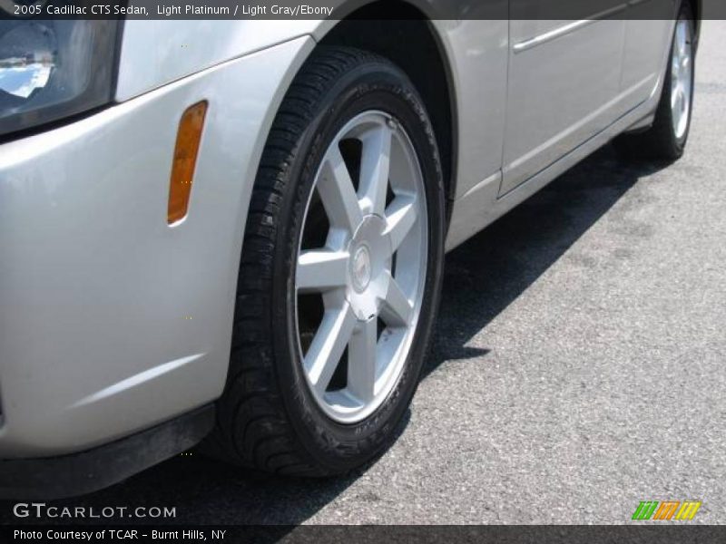 Light Platinum / Light Gray/Ebony 2005 Cadillac CTS Sedan