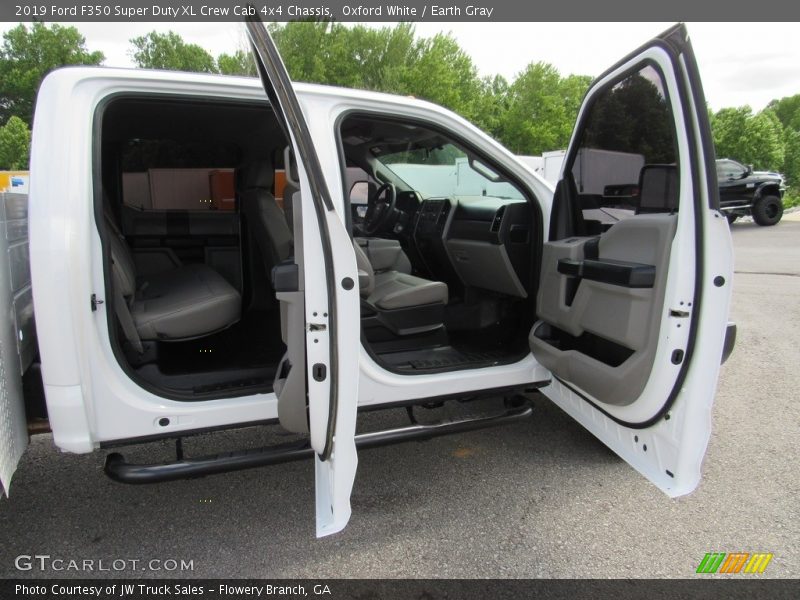 Oxford White / Earth Gray 2019 Ford F350 Super Duty XL Crew Cab 4x4 Chassis