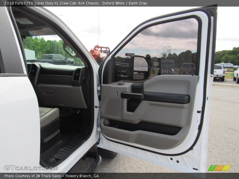 Oxford White / Earth Gray 2019 Ford F350 Super Duty XL Crew Cab 4x4 Chassis