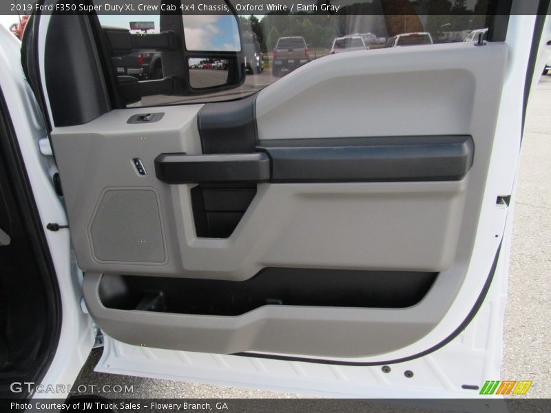 Oxford White / Earth Gray 2019 Ford F350 Super Duty XL Crew Cab 4x4 Chassis