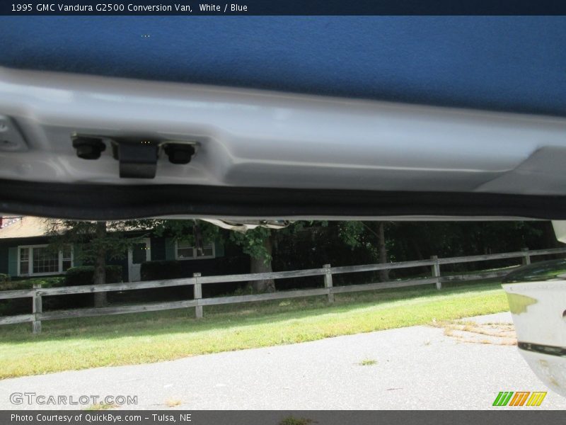White / Blue 1995 GMC Vandura G2500 Conversion Van