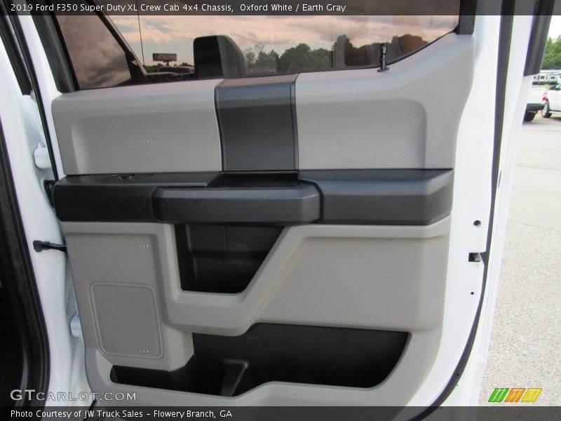 Oxford White / Earth Gray 2019 Ford F350 Super Duty XL Crew Cab 4x4 Chassis