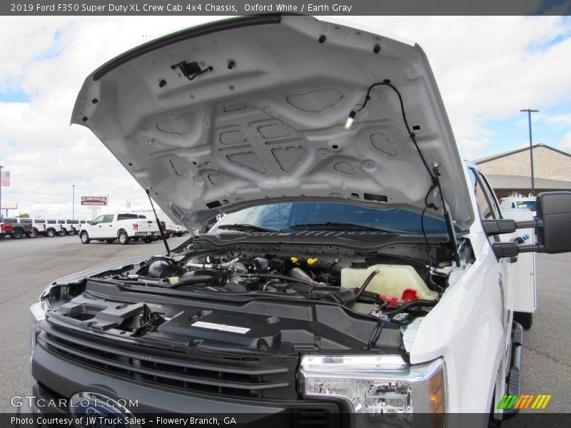 Oxford White / Earth Gray 2019 Ford F350 Super Duty XL Crew Cab 4x4 Chassis