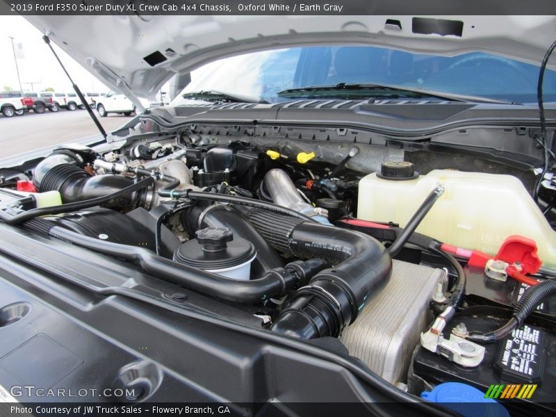 Oxford White / Earth Gray 2019 Ford F350 Super Duty XL Crew Cab 4x4 Chassis