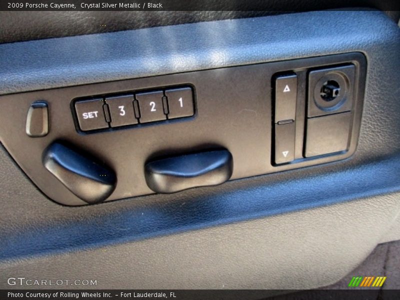 Crystal Silver Metallic / Black 2009 Porsche Cayenne