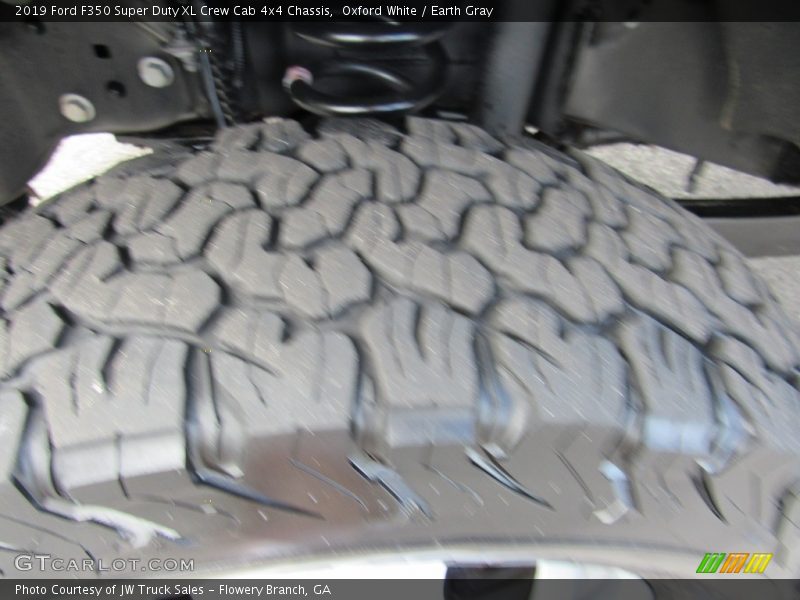 Oxford White / Earth Gray 2019 Ford F350 Super Duty XL Crew Cab 4x4 Chassis