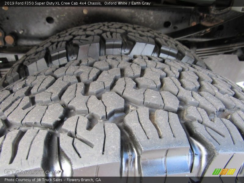 Oxford White / Earth Gray 2019 Ford F350 Super Duty XL Crew Cab 4x4 Chassis