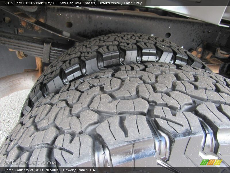 Oxford White / Earth Gray 2019 Ford F350 Super Duty XL Crew Cab 4x4 Chassis