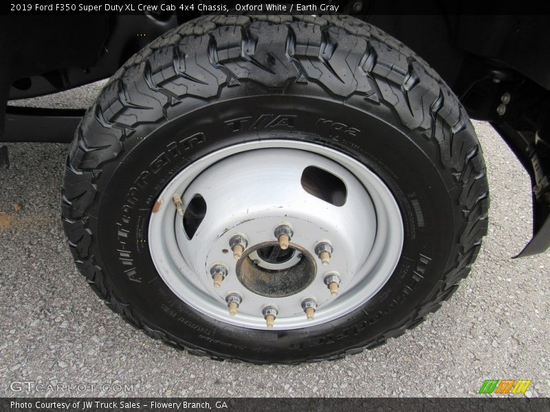 Oxford White / Earth Gray 2019 Ford F350 Super Duty XL Crew Cab 4x4 Chassis