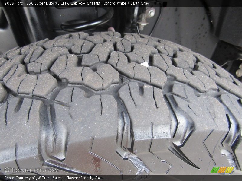 Oxford White / Earth Gray 2019 Ford F350 Super Duty XL Crew Cab 4x4 Chassis