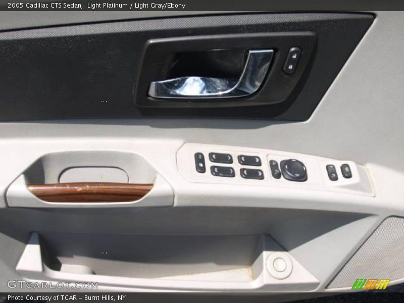 Light Platinum / Light Gray/Ebony 2005 Cadillac CTS Sedan