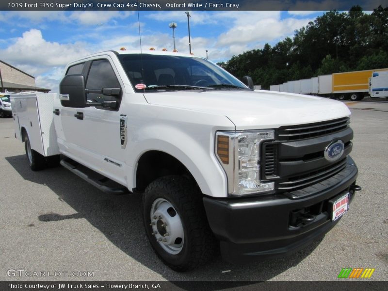 Oxford White / Earth Gray 2019 Ford F350 Super Duty XL Crew Cab 4x4 Chassis