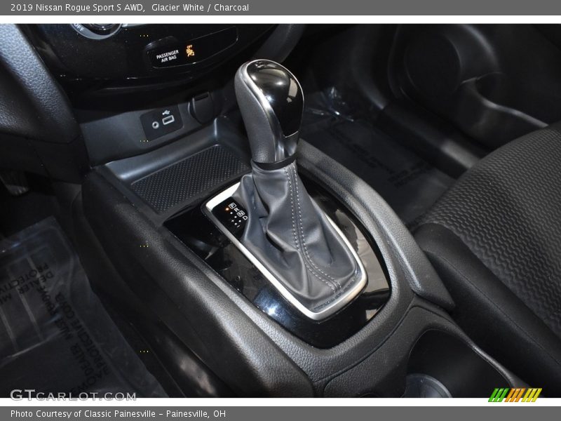 Glacier White / Charcoal 2019 Nissan Rogue Sport S AWD