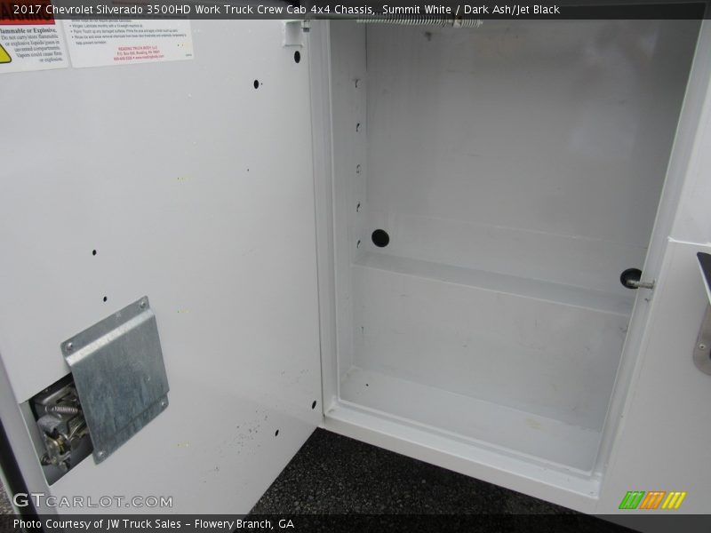 Summit White / Dark Ash/Jet Black 2017 Chevrolet Silverado 3500HD Work Truck Crew Cab 4x4 Chassis